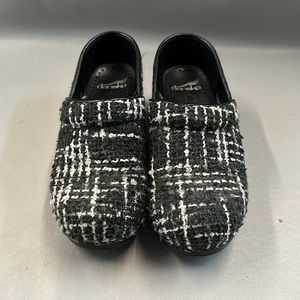 DANSKO Women's Black Textured Knit Yarn Style Slip On Comfort Clog Shoe 37